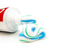 Colgate Anti-Cavity Toothpaste/Teeth whitening toothpaste/whitening toothpaste